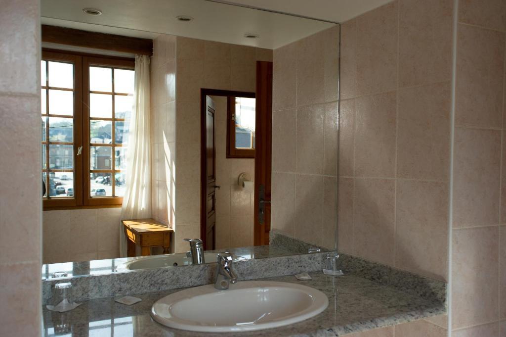 Auberge De L'abbaye Signy-lʼAbbaye Zimmer foto
