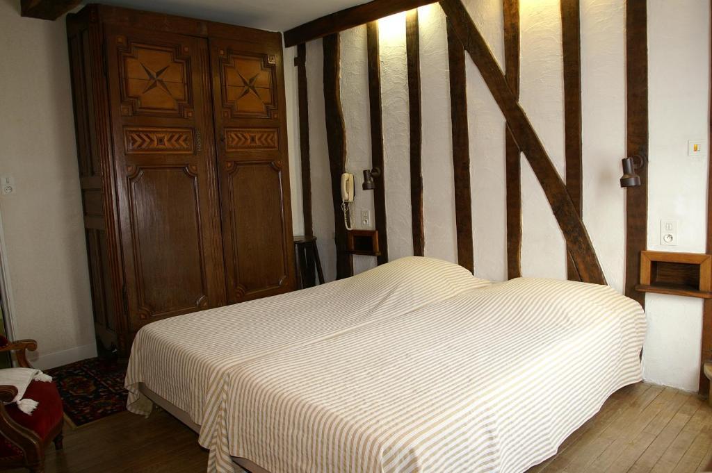 Auberge De L'abbaye Signy-lʼAbbaye Zimmer foto